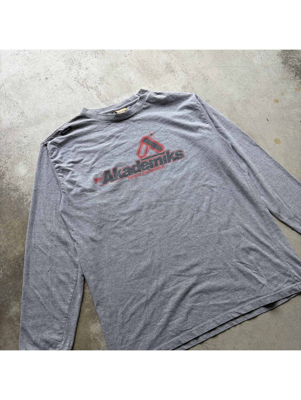 Akademiks Vintage Gray Long Sleeve Graphic T-Shirt XL